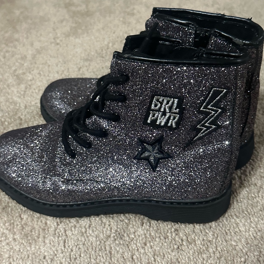 Children’s Place Girls Gray Glitter Boots-Size 3T